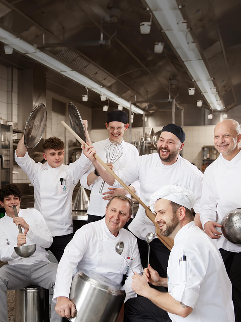 Tablet Headerbild Team Küche